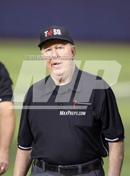 Thumbnail 2 in Hallsville vs. Wakeland (UIL 5A Regional Finals Game 2) photogallery.