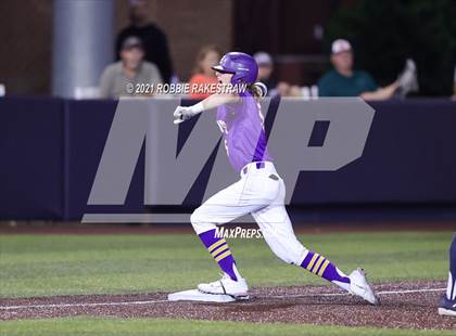 Thumbnail 3 in Hallsville vs. Wakeland (UIL 5A Regional Finals Game 2) photogallery.