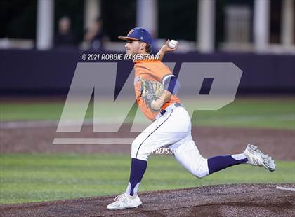 Thumbnail 2 in Hallsville vs. Wakeland (UIL 5A Regional Finals Game 2) photogallery.