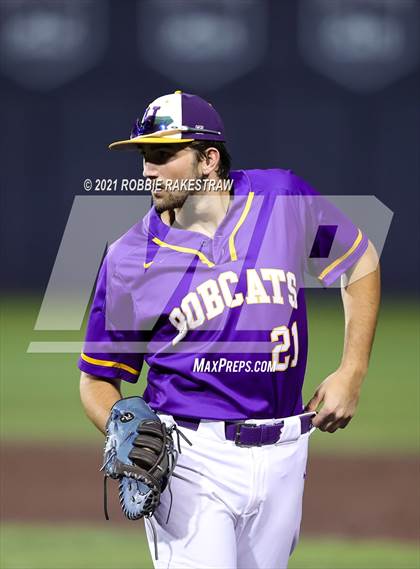 Thumbnail 1 in Hallsville vs. Wakeland (UIL 5A Regional Finals Game 2) photogallery.