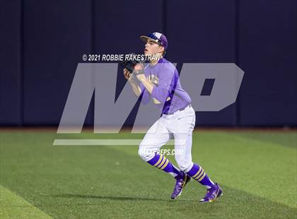 Thumbnail 2 in Hallsville vs. Wakeland (UIL 5A Regional Finals Game 2) photogallery.