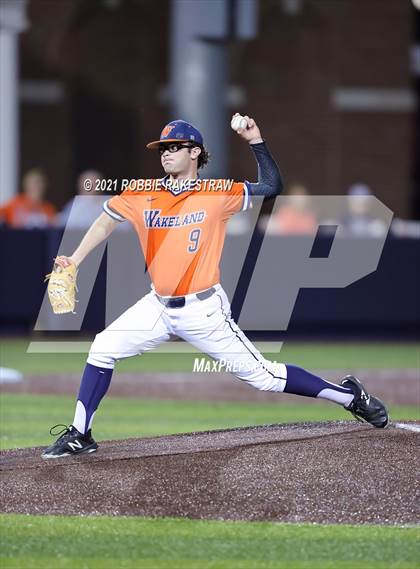 Thumbnail 3 in Hallsville vs. Wakeland (UIL 5A Regional Finals Game 2) photogallery.