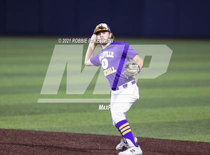 Thumbnail 1 in Hallsville vs. Wakeland (UIL 5A Regional Finals Game 2) photogallery.