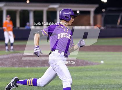 Thumbnail 3 in Hallsville vs. Wakeland (UIL 5A Regional Finals Game 2) photogallery.