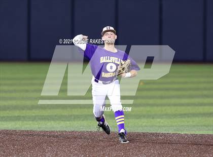 Thumbnail 1 in Hallsville vs. Wakeland (UIL 5A Regional Finals Game 2) photogallery.