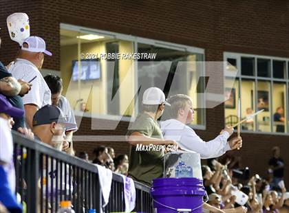 Thumbnail 3 in Hallsville vs. Wakeland (UIL 5A Regional Finals Game 2) photogallery.