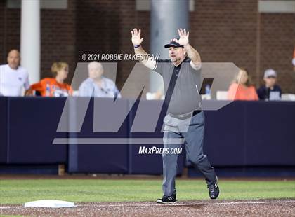 Thumbnail 1 in Hallsville vs. Wakeland (UIL 5A Regional Finals Game 2) photogallery.