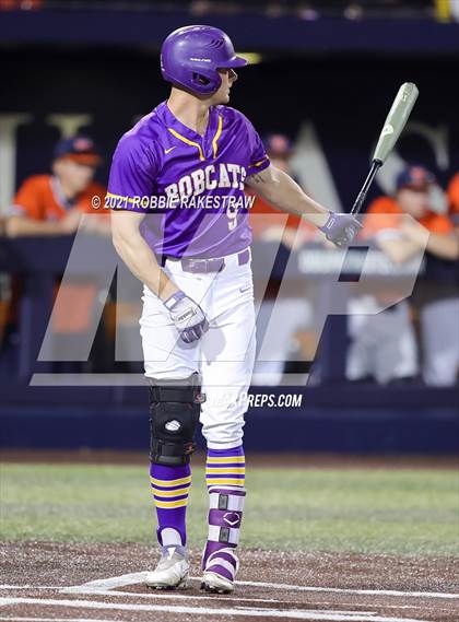 Thumbnail 2 in Hallsville vs. Wakeland (UIL 5A Regional Finals Game 2) photogallery.