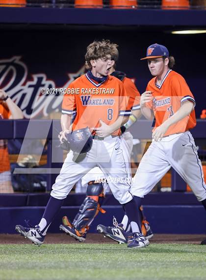 Thumbnail 1 in Hallsville vs. Wakeland (UIL 5A Regional Finals Game 2) photogallery.