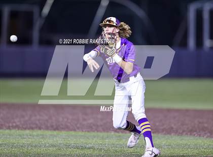 Thumbnail 2 in Hallsville vs. Wakeland (UIL 5A Regional Finals Game 2) photogallery.