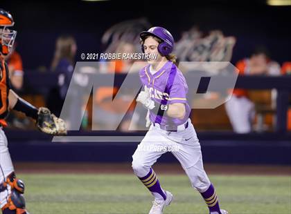 Thumbnail 3 in Hallsville vs. Wakeland (UIL 5A Regional Finals Game 2) photogallery.