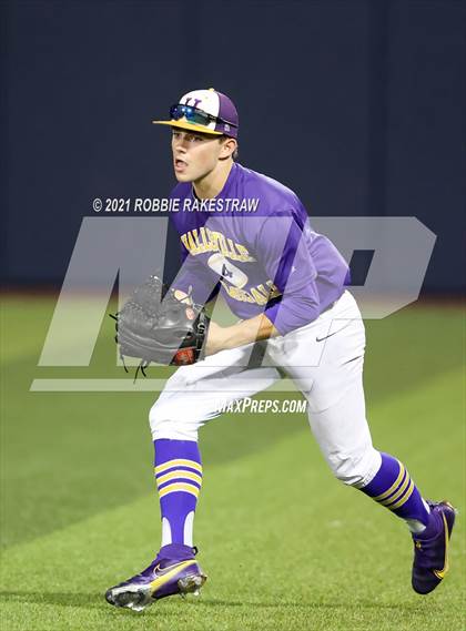 Thumbnail 2 in Hallsville vs. Wakeland (UIL 5A Regional Finals Game 2) photogallery.