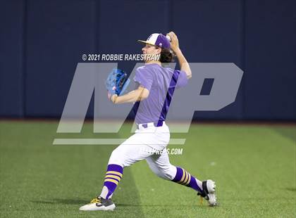 Thumbnail 2 in Hallsville vs. Wakeland (UIL 5A Regional Finals Game 2) photogallery.