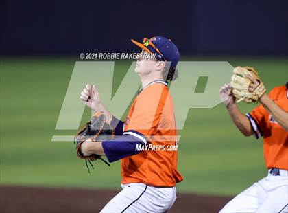 Thumbnail 3 in Hallsville vs. Wakeland (UIL 5A Regional Finals Game 2) photogallery.