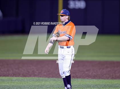 Thumbnail 3 in Hallsville vs. Wakeland (UIL 5A Regional Finals Game 2) photogallery.