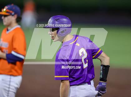 Thumbnail 1 in Hallsville vs. Wakeland (UIL 5A Regional Finals Game 2) photogallery.