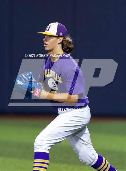 Thumbnail 2 in Hallsville vs. Wakeland (UIL 5A Regional Finals Game 2) photogallery.