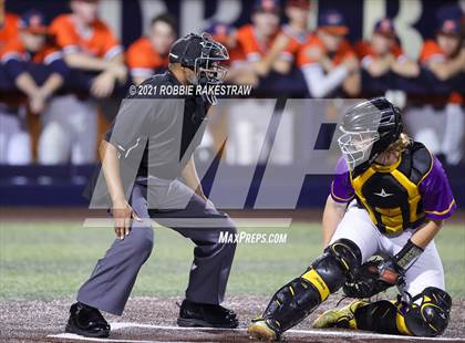 Thumbnail 1 in Hallsville vs. Wakeland (UIL 5A Regional Finals Game 2) photogallery.