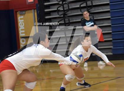 Thumbnail 3 in Los Alamitos vs. Clovis West (Durango Fall Classic) photogallery.