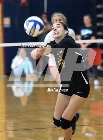 Thumbnail 2 in Los Alamitos vs. Clovis West (Durango Fall Classic) photogallery.