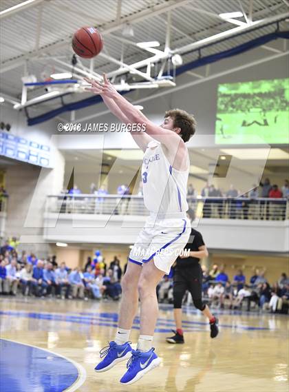 Thumbnail 2 in McCallie vs Oak Hill Academy photogallery.