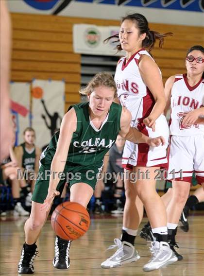 Thumbnail 3 in Colfax vs. McClatchy (Bulldog Winter Classic) photogallery.