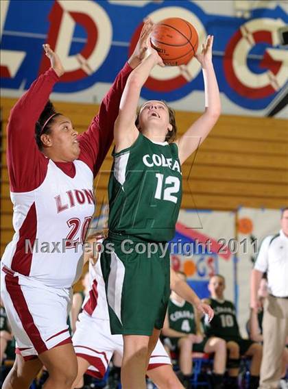 Thumbnail 2 in Colfax vs. McClatchy (Bulldog Winter Classic) photogallery.