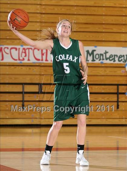 Thumbnail 1 in Colfax vs. McClatchy (Bulldog Winter Classic) photogallery.