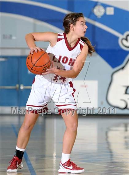 Thumbnail 2 in Colfax vs. McClatchy (Bulldog Winter Classic) photogallery.