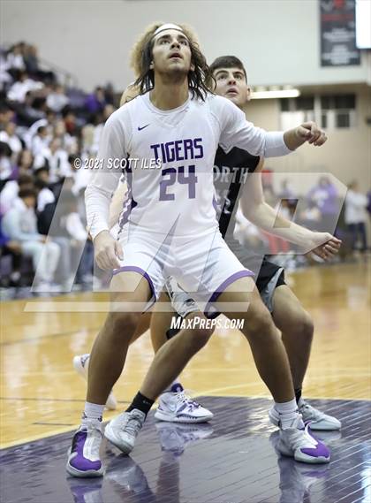 Thumbnail 2 in Pickerington North vs Pickerington Central photogallery.
