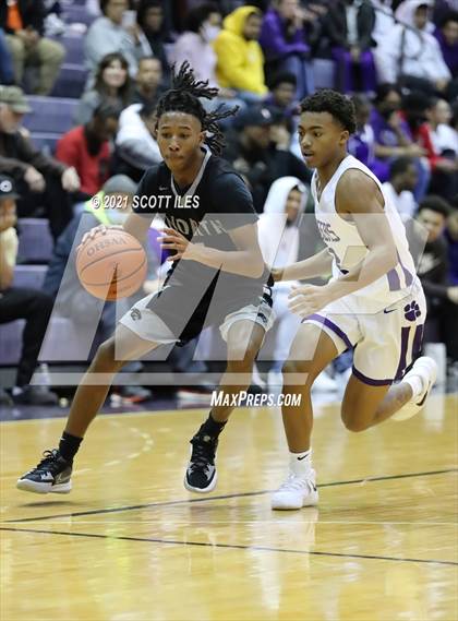Thumbnail 3 in Pickerington North vs Pickerington Central photogallery.