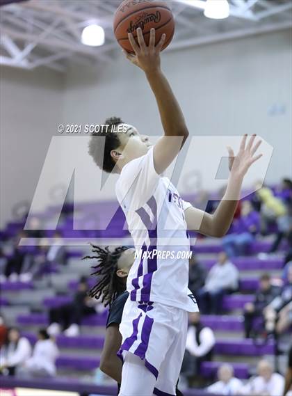 Thumbnail 3 in Pickerington North vs Pickerington Central photogallery.