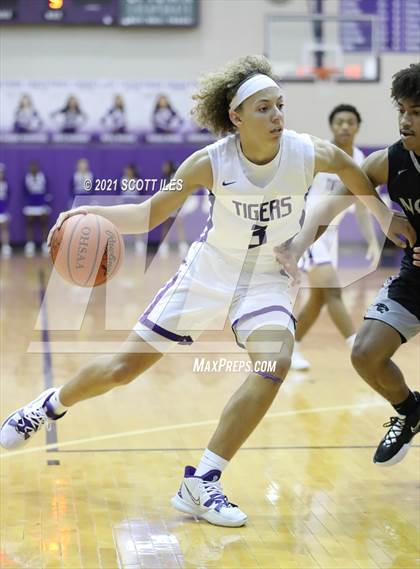 Thumbnail 1 in Pickerington North vs Pickerington Central photogallery.