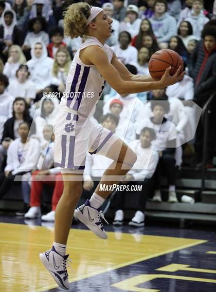 Thumbnail 3 in Pickerington North vs Pickerington Central photogallery.