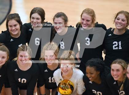 Thumbnail 3 in Shallowater vs. Denver City (UIL 3A Regions 1 & 2 Area Championship)  photogallery.