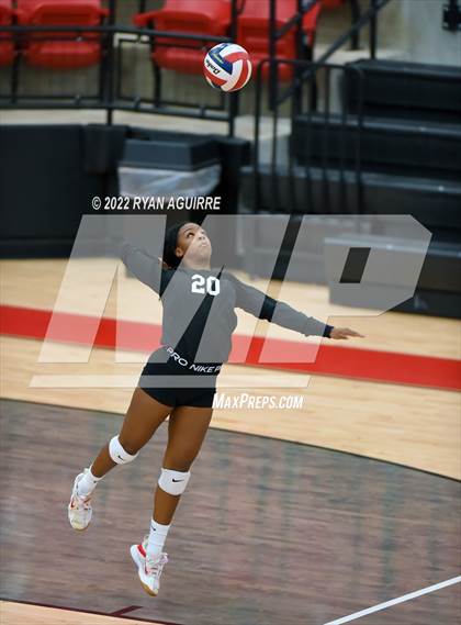 Thumbnail 2 in Shallowater vs. Denver City (UIL 3A Regions 1 & 2 Area Championship)  photogallery.