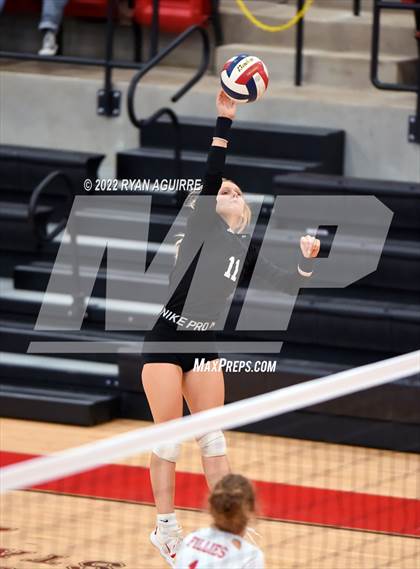 Thumbnail 1 in Shallowater vs. Denver City (UIL 3A Regions 1 & 2 Area Championship)  photogallery.