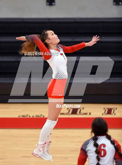 Thumbnail 1 in Shallowater vs. Denver City (UIL 3A Regions 1 & 2 Area Championship)  photogallery.