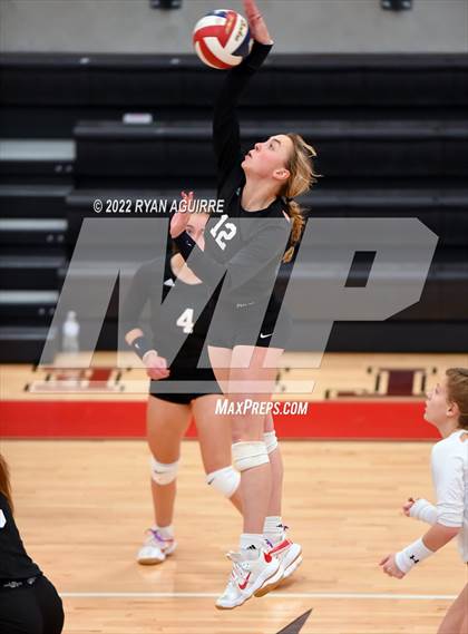 Thumbnail 1 in Shallowater vs. Denver City (UIL 3A Regions 1 & 2 Area Championship)  photogallery.