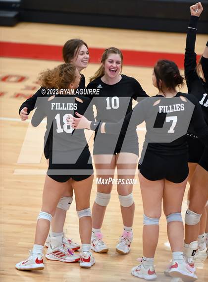 Thumbnail 1 in Shallowater vs. Denver City (UIL 3A Regions 1 & 2 Area Championship)  photogallery.