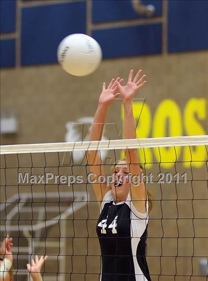 Thumbnail 1 in Colfax @ Rosemont photogallery.