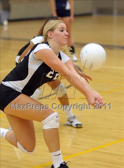 Thumbnail 1 in Colfax @ Rosemont photogallery.