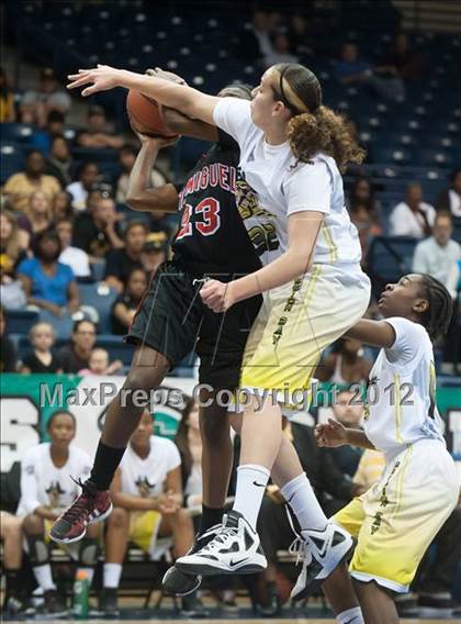 Thumbnail 2 in Mission Bay vs Mount Miguel (CIF SDS D3 Final) photogallery.
