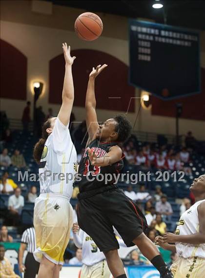 Thumbnail 3 in Mission Bay vs Mount Miguel (CIF SDS D3 Final) photogallery.