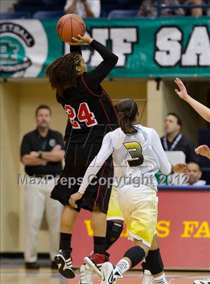 Thumbnail 3 in Mission Bay vs Mount Miguel (CIF SDS D3 Final) photogallery.