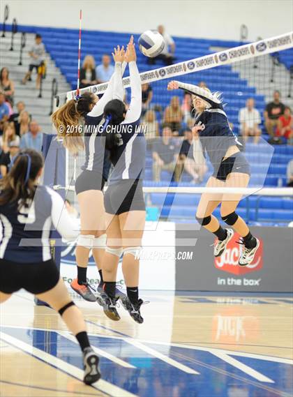 Thumbnail 3 in Capistrano Valley Christian vs. San Gabriel Academy (CIF SS D9 Final) photogallery.