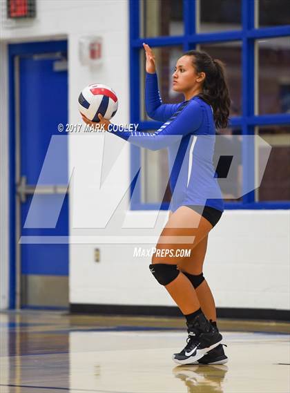 Thumbnail 2 in Connally @ Robinson photogallery.