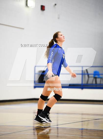Thumbnail 2 in Connally @ Robinson photogallery.