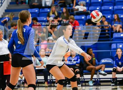 Thumbnail 3 in Connally @ Robinson photogallery.