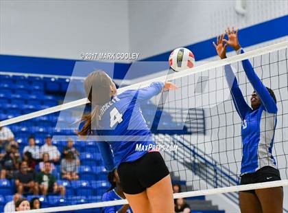 Thumbnail 1 in Connally @ Robinson photogallery.